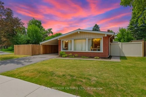 2-2061 Featherston Dr, Ottawa, ON, K1H6R1 | Card Image