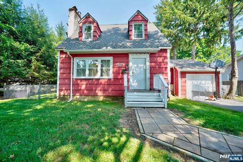 17 Orchard St, Pompton Lakes, NJ, 07442-1017 | Card Image