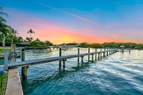 107 Lighthouse Dr, Jupiter Inlet Colony, FL, 33469-3511 | Card Image