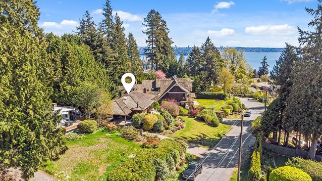 2665 Rosebery Avenue, House other with 4 bedrooms, 2 bathrooms and 2 parking in West Vancouver BC | Image 20