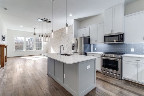 1102-5015 Meridian Ln, Addison, TX, 75001-6586 | Card Image