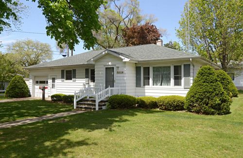 201 Locust Court, Portage, WI, 53901 | Card Image