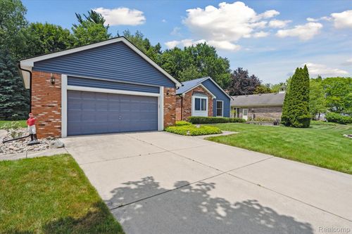 1726 Black Maple Drive, Rochester Hills, MI, 48309 | Card Image