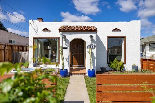 62 Buena Vista St, Salinas, CA, 93901-1618 | Card Image