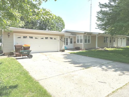 820 Geraldine Ct, Marengo, IL, 60152-3536 | Card Image