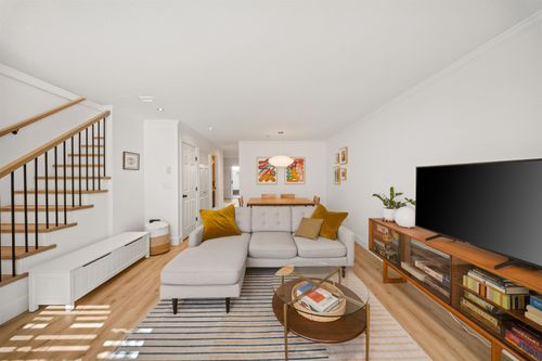 18-222 E 5th St, North Vancouver, BC, V7L1L7 | Card Image
