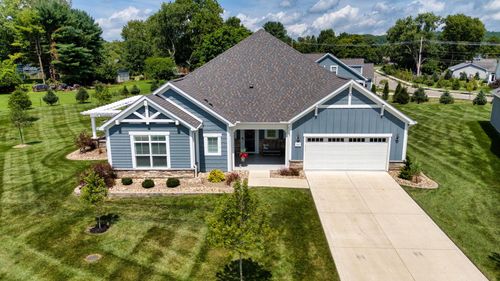 111 Glenshire Ct, Granville, OH, 43023-3402 | Card Image
