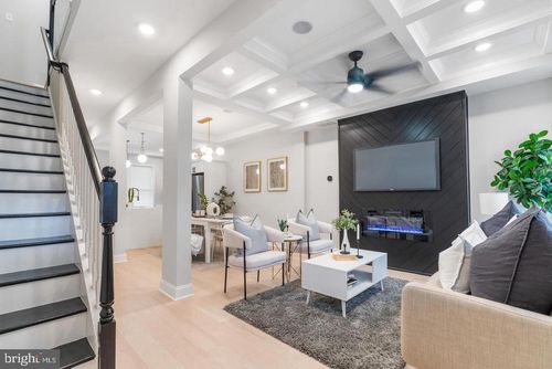 4023 Reisterstown Rd, BALTIMORE, MD, 21215-6713 | Card Image