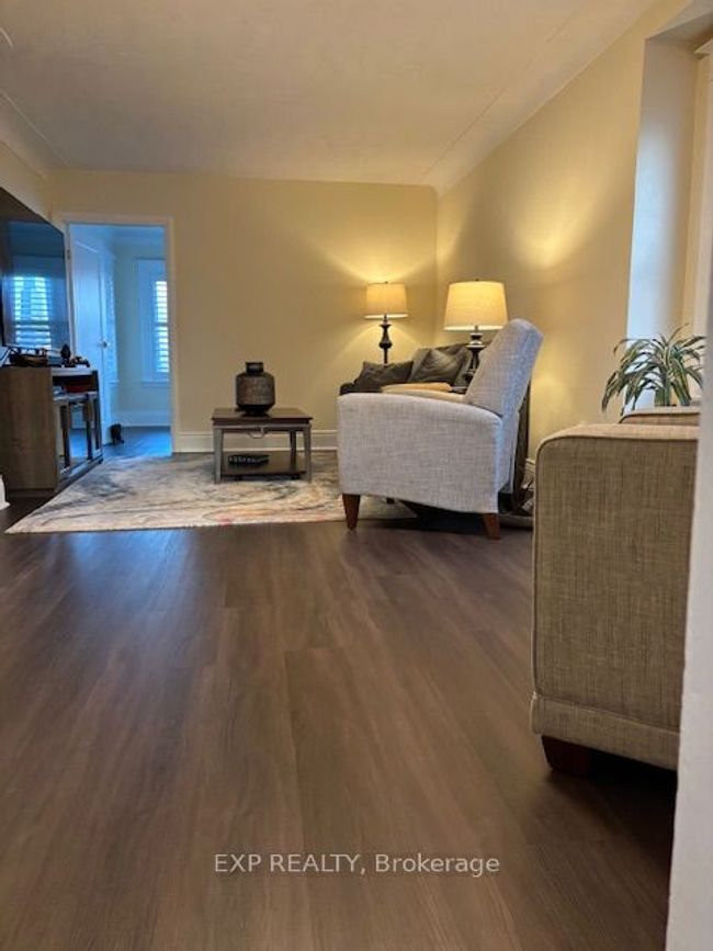 1 - 140 Ottawa St S, House other with 2 bedrooms, 1 bathrooms and 1 parking in Hamilton ON | Image 7
