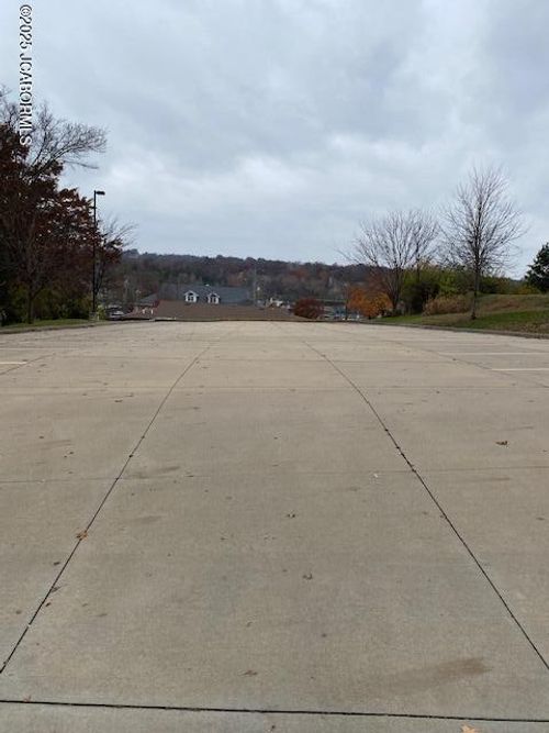 2003 Saint Marys Blvd, Jefferson City, MO, 65109-1101 | Card Image