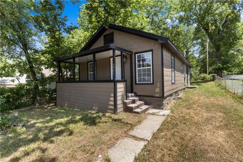 6943 S Benton Ave, Kansas City, MO, 64132-1576 | Card Image