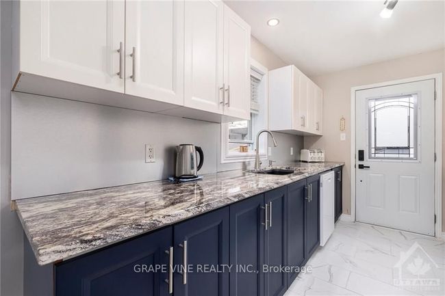 2190 Valley St, House attached with 3 bedrooms, 2 bathrooms and 2 parking in Moose Creek ON | Image 10