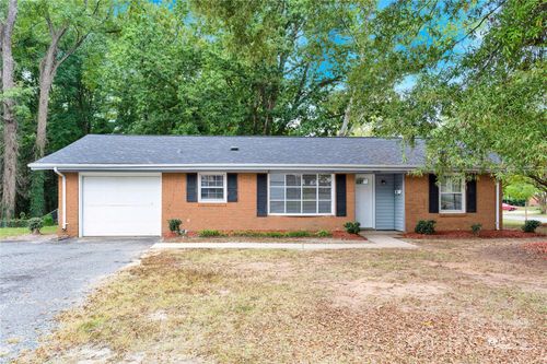 5600 Burleson Dr, Charlotte, NC, 28215-1737 | Card Image