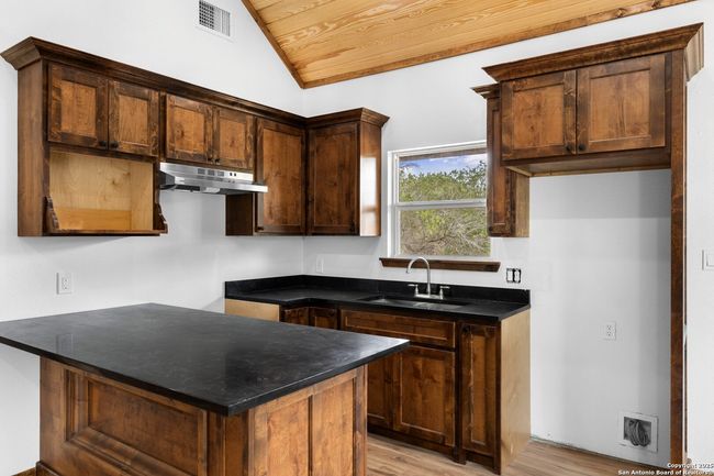 0 Loop Rd, House other with 1 bedrooms, 1 bathrooms and null parking in Uvalde TX | Image 10