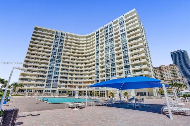 APT-1709 - 3180 S Ocean Dr, Condo with 2 bedrooms, 2 bathrooms and null parking in Hallandale Beach FL | Image 57