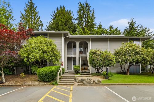 79-17211 Ne 45th St, Redmond, WA, 98052-5641 | Card Image