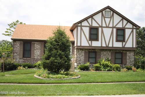 402 Bromwell Dr, Louisville, KY, 40245-4615 | Card Image