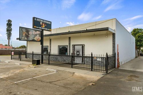 1821 S Chester Ave, Bakersfield, CA, 93304 | Card Image