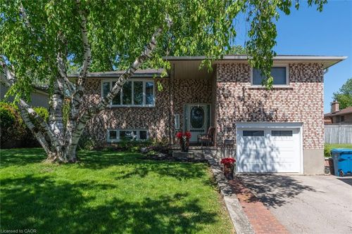 18 Mayberry Place, Stratford, ON, N5A6Z7 | Card Image