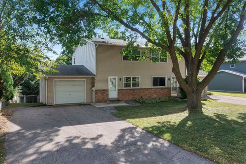 911 Ridge Dr Se, Saint Michael, MN, 55376-1076 | Card Image