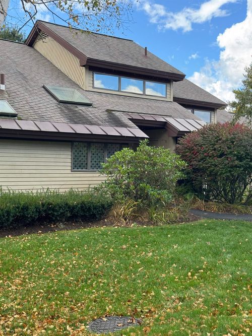 10b-40 Lakeland Drive, Hartford, VT, 05059 | Card Image