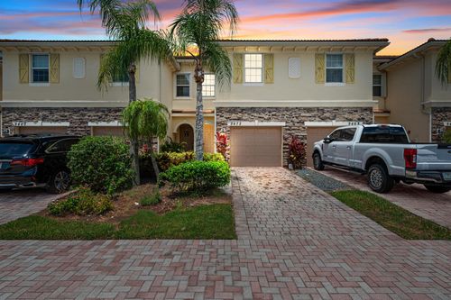 9472 Merlin Ct, Stuart, FL, 34997-8922 | Card Image