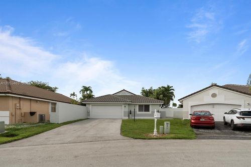15037 Brighton Ln, Davie, FL, 33331-3252 | Card Image