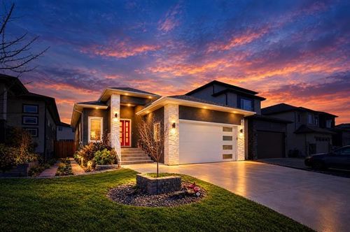 15 Prairie Spring Bay, Winnipeg, MB, R2R2Z5 | Card Image