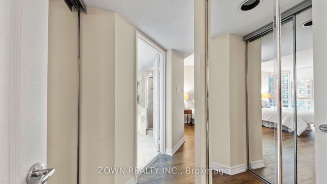 711 - 38 Elm St, Condo with 2 bedrooms, 2 bathrooms and null parking in Toronto ON | Image 39