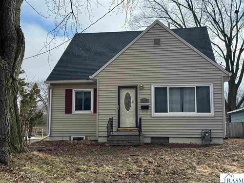 415 Mckinley Ave, North Mankato, MN, 56003-2232 | Card Image
