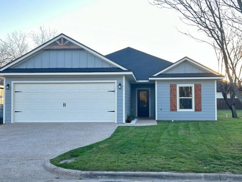 509 Mckinley St, McGregor, TX, 76657-2147 | Card Image