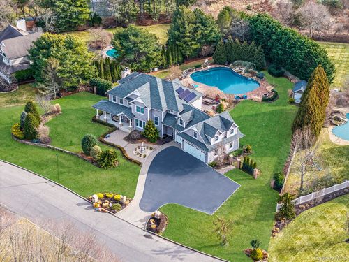 30 Hampton Dr, Center Moriches, NY, 11934-2703 | Card Image