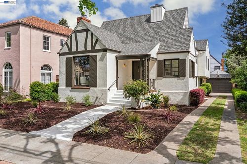 2843 Central Ave, Alameda, CA, 94501-4739 | Card Image