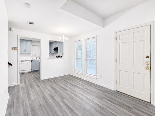91-2529 Rio Grande St, Austin, TX, 78705-4510 | Card Image
