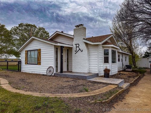 3496 W North Ave, Ponca City, OK, 74601-7722 | Card Image