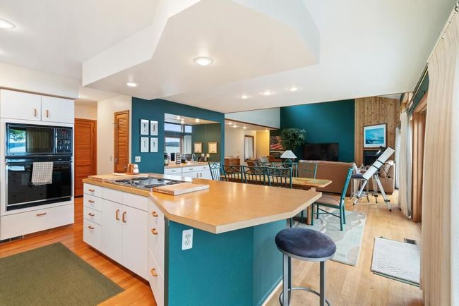 565 Beach Rd, House other with 4 bedrooms, 4 bathrooms and null parking in Harbor Springs MI | Image 13