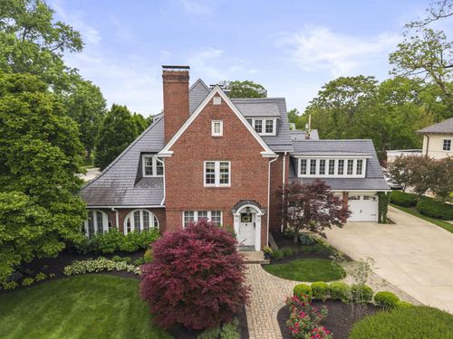 1875 Roxbury Rd, Upper Arlington, OH, 43212-1965 | Card Image