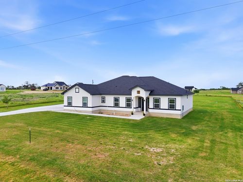 105 Hidden Cv, Floresville, TX, 78114-0166 | Card Image