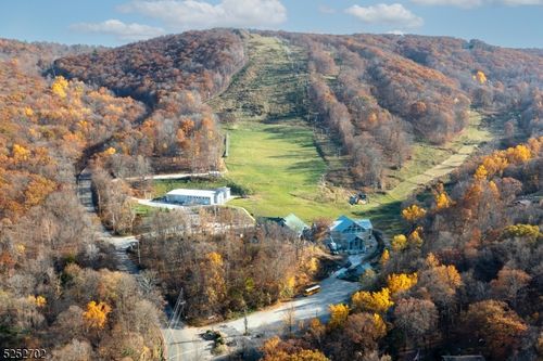 12 Breakneck Rd, Vernon, NJ, 07462-3120 | Card Image