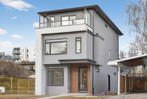 720 52 Ave Sw, Calgary, AB, T2V0B5 | Card Image