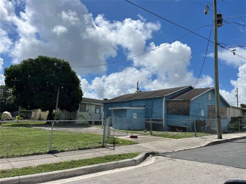 706 13th St, West Palm Beach, FL, 33401-2824 | Card Image