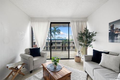 405-1561 Pensacola St, Honolulu, HI, 96822-3871 | Card Image