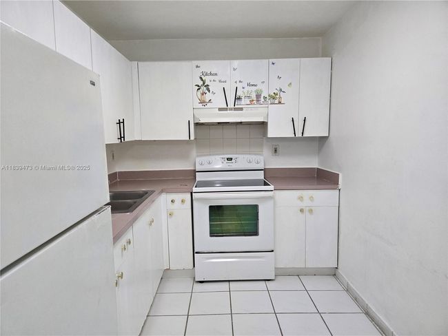 APT-206 - 5755 W 20 Th Ave, Condo with 2 bedrooms, 2 bathrooms and null parking in Hialeah FL | Image 7
