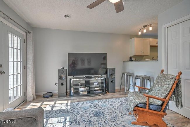 3 - 2023 Weaver Pike, Condo with 2 bedrooms, 2 bathrooms and null parking in Bristol TN | Image 8