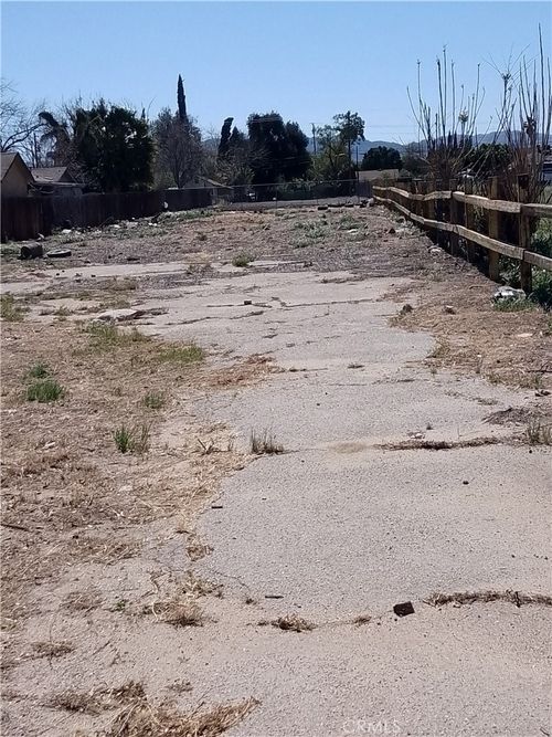 1113 E 3rd Street, San Bernardino, CA, 92410 | Card Image