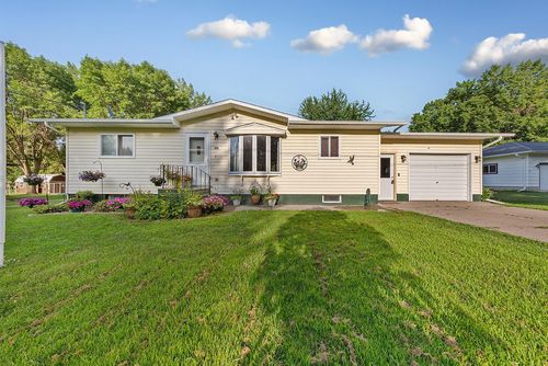 420 Mallory St N, Waterville, MN, 56096-1068 | Card Image