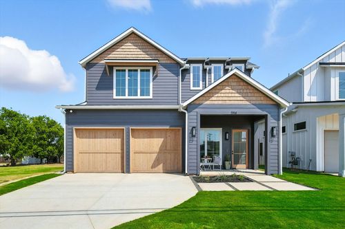 204 N Pine St, Roanoke, TX, 76262-6640 | Card Image