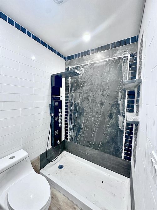 apt-2b-7252 Metropolitan Ave, Middle Village, NY, 11379-2192 | Card Image