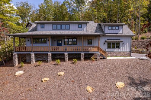 71 Crossings Cir, Fairview, NC, 28730-5511 | Card Image