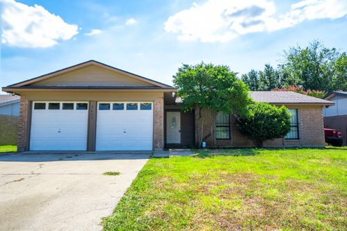 3405 Spring Meadows Dr, Arlington, TX, 76014-3143 | Card Image